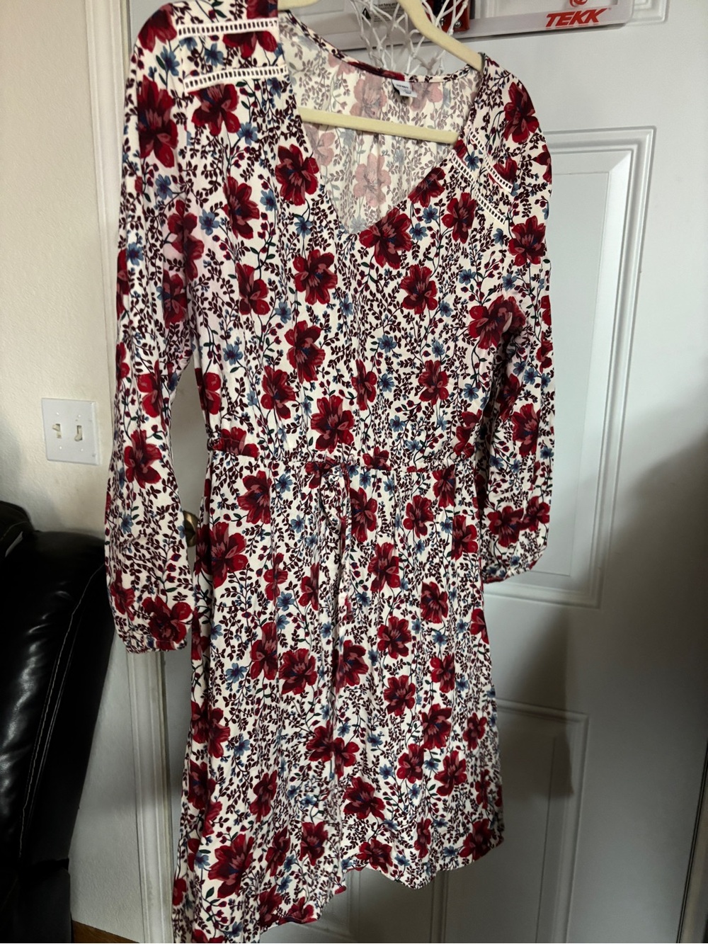 Old Navy Red Floral V-Neck Long Sleeve Dress on Cream
